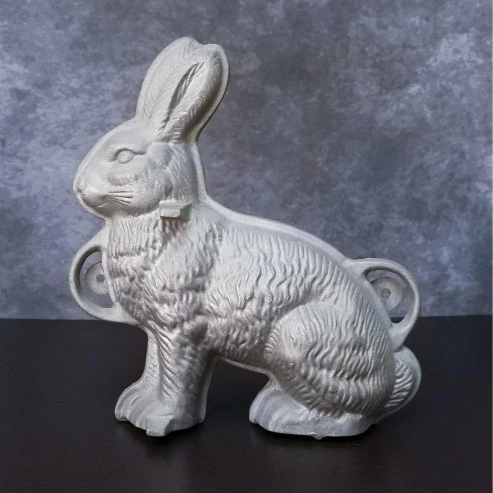 Vintage Large Rabbit Bunny Metal Chocolate Cake Mold